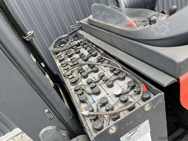 Reach truck Linde R12B-01
