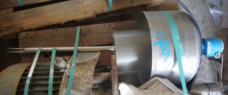 Tangki 21940 liter yang dapat dipanaskan/didinginkan terbuat dari V4A dengan pengaduk baling-baling ETA K0126