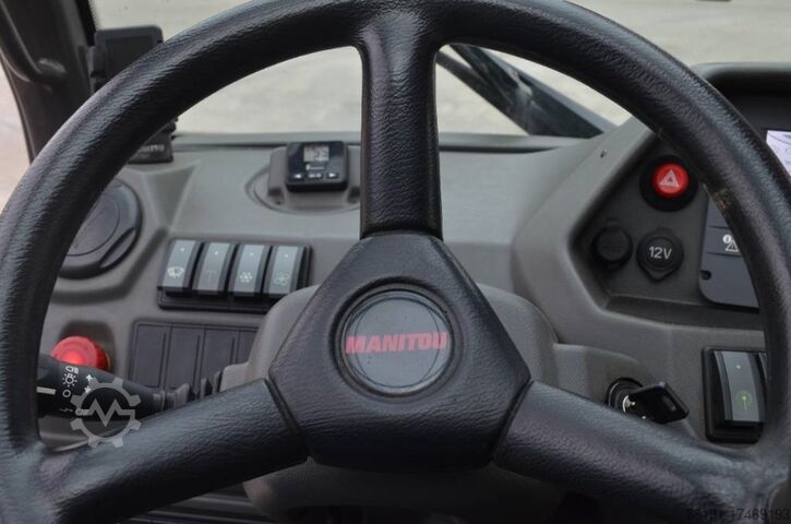 Телескопичен товарач Manitou MRT 2150 Plus Privilege
