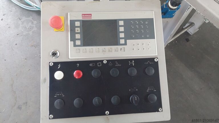 Hydraulisk tvåpelarstöttad geringsbandsåg BEHRINGER HBP 310-523 G