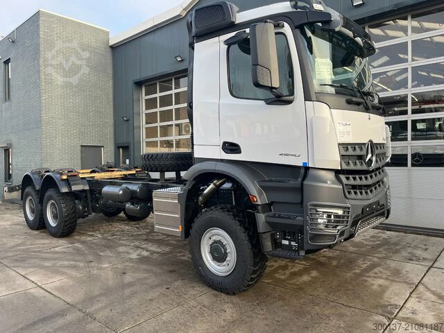 Chassis with cab Mercedes-Benz Arocs 3340 A 6x6 Chassis cabin