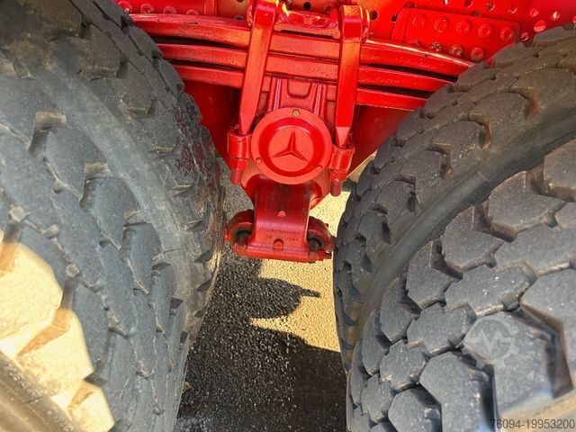 Konkslaaduriga veok MERCEDES-BENZ Arocs 4246 8x4 Abrollkipper Schub/Knickhaken AHK