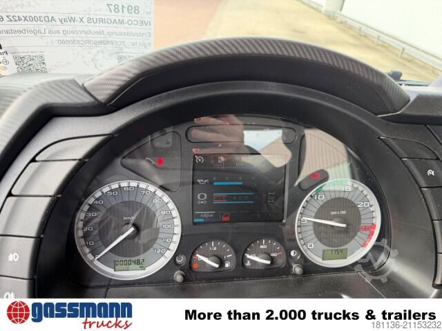 Chasis de camión Iveco X-Way AD300X42Z 6x4, Motorabtrieb