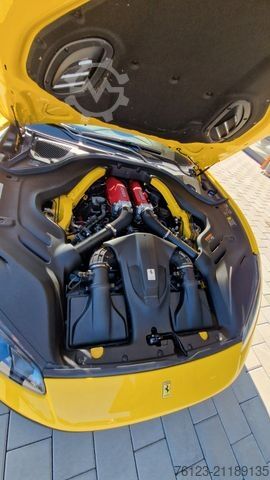 ون FERRARI Portofino