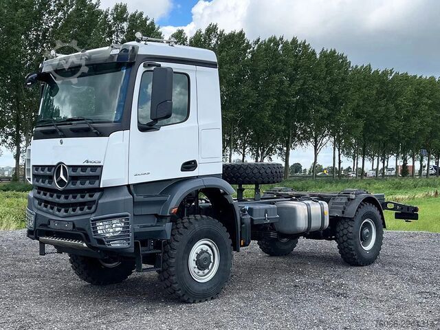Chassis with cab Mercedes-Benz Arocs 2033-A Chassis Cabin (2 units)