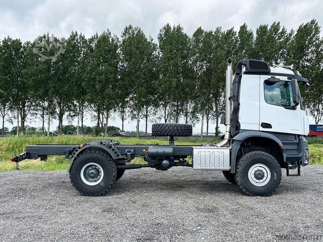 Chassis with cab Mercedes-Benz Arocs 2033-A Chassis Cabin (2 units)