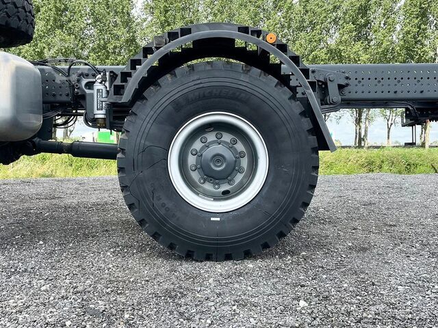 Chassis with cab Mercedes-Benz Arocs 2033-A Chassis Cabin (2 units)