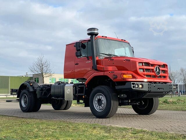 Šassii koos kabiiniga Mercedes-Benz Zetros 2045 Chassis Cabin