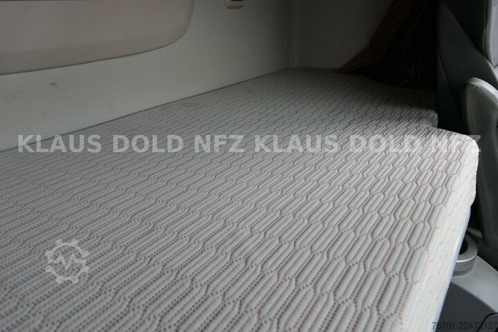 Standardni vlačilec DAF XF 480 Space Cab XL-Tank Euro 6
