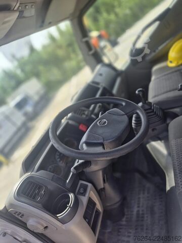 Løfteplattform Nissan CABSTAR 35.13 KLAAS 27M