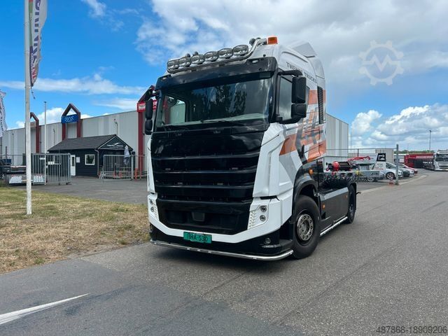 표준 트랙터 유닛 BMC Tugra 1846