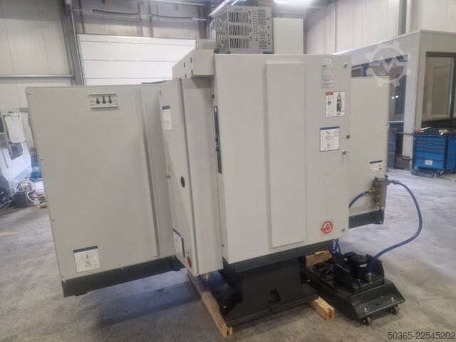 Vertikālais apstrādes centrs Haas TM-2P