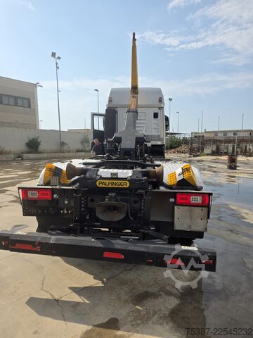 Autocamion cu cârlig pentru containere iveco 260S48