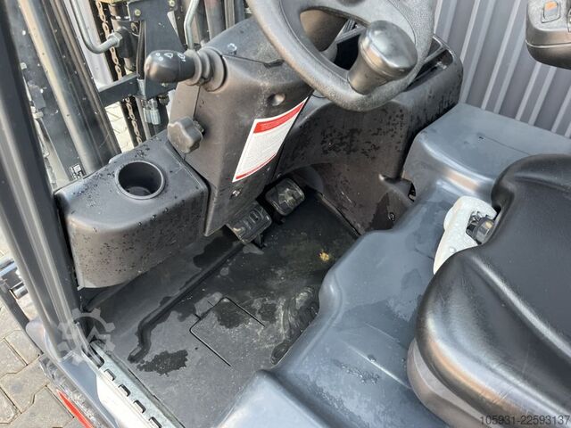 電動3輪フォークリフト Linde E12-02