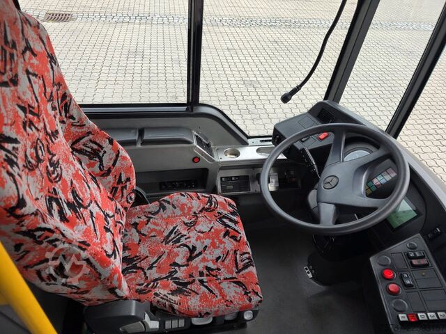 Şehirlerarası otobüs MERCEDES-BENZ LE 530 40+56+1+1