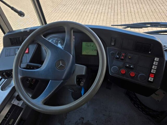 都市間バス MERCEDES-BENZ LE 530  n40+56+1+1