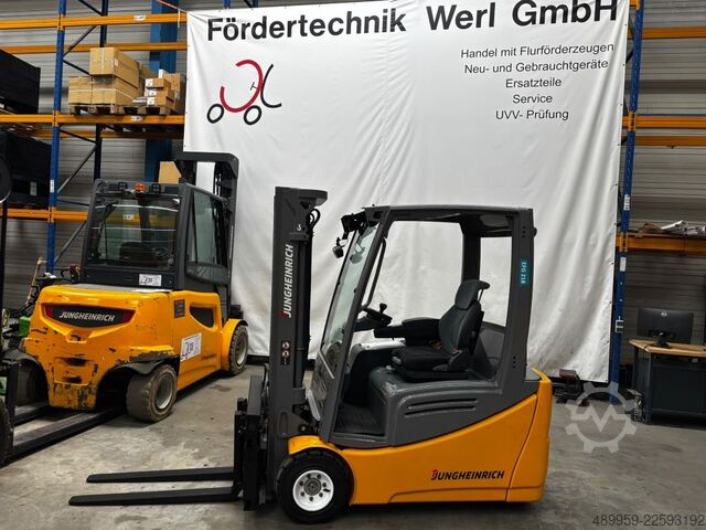 Empilhador eléctrico de 3 rodas Jungheinrich EFG218