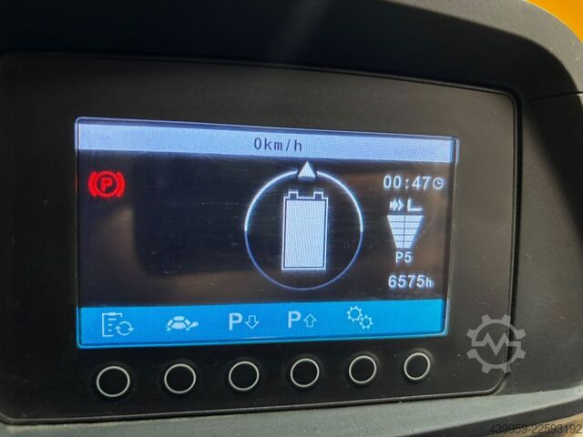 Empilhador eléctrico de 3 rodas Jungheinrich EFG218