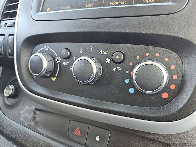 High-roof van RENAULT TRAFIC 2.0 DCI L1H1 Navi Trekhaak !