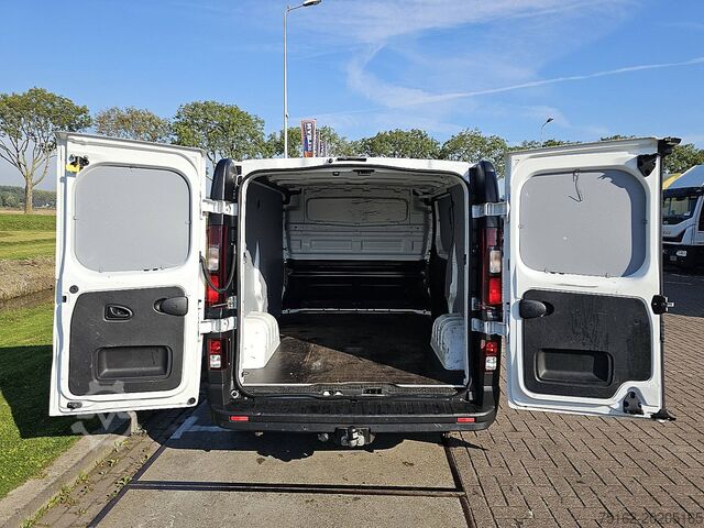 High-roof van RENAULT TRAFIC 2.0 DCI L1H1 Navi Trekhaak !
