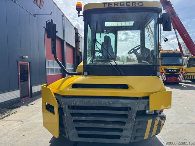 Terminalo traktorius Terberg RT 283