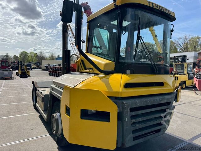 Terminalo traktorius Terberg RT 283
