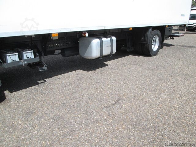 Refrigerated truck MERCEDES-BENZ Antos 1827 *XXL-Carrier Kühlkoffer 8.90m*