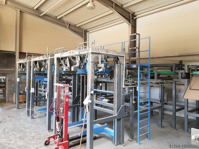 Stacking containers WRAVOR Zlagalni boxi