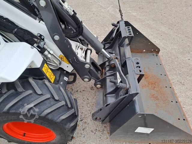 Kerekes rakodó Bobcat L28