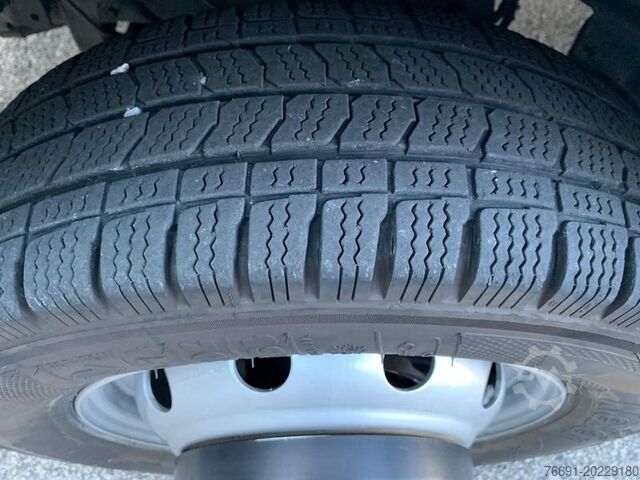 Ponyvával szerelt furgon Renault Maxity 110.35 - Centina e Telo Alza / Abbassa