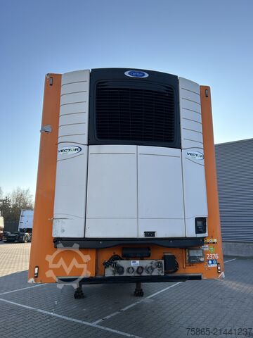 Pengangkutan dalam peti sejuk/beku Schmitz Cargobull / SOR Iberica / Carrier Vector 1550 Reefer / Fr...