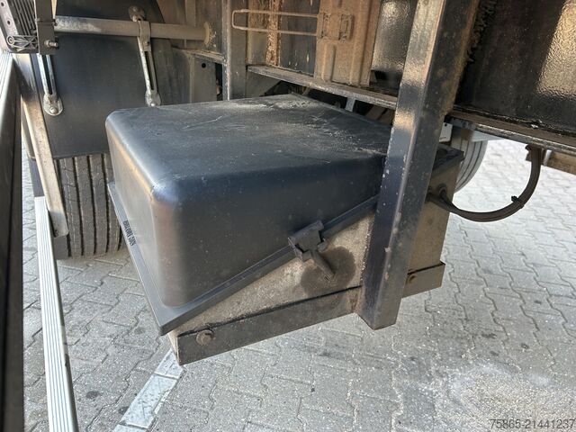 Pengangkutan dalam peti sejuk/beku Schmitz Cargobull / SOR Iberica / Carrier Vector 1550 Reefer / Fr...