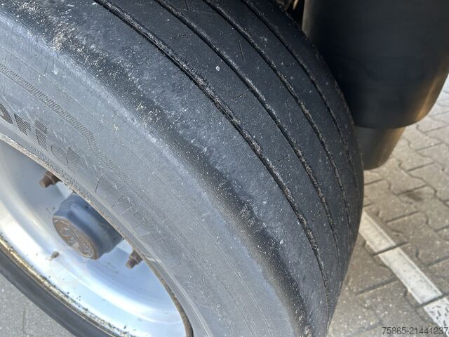 Pengangkutan dalam peti sejuk/beku Schmitz Cargobull / SOR Iberica / Carrier Vector 1550 Reefer / Fr...