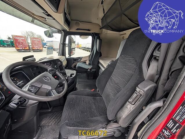 انزلاق القماش المشمع Mercedes-Benz Actros 2548