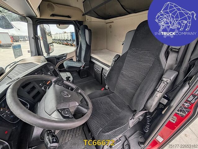 انزلاق القماش المشمع Mercedes-Benz Actros 2548
