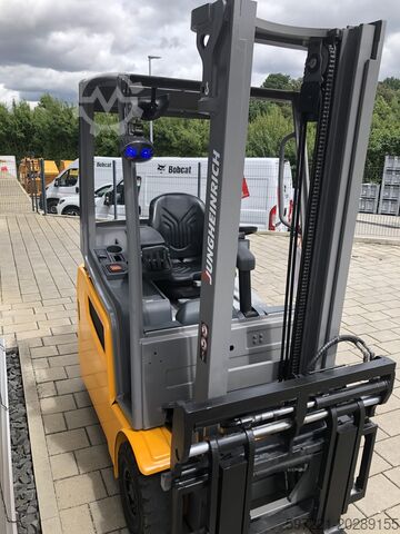 Elektromos – 3 kerék Jungheinrich EFG 215