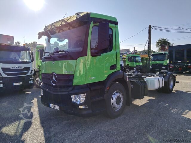 șasiu de camion Mercedes-Benz Antos 1827
