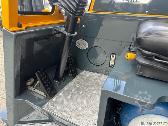 Empilhadeira multidirecional Combilift CB3000/LPG /2016 year/ Perfect condition