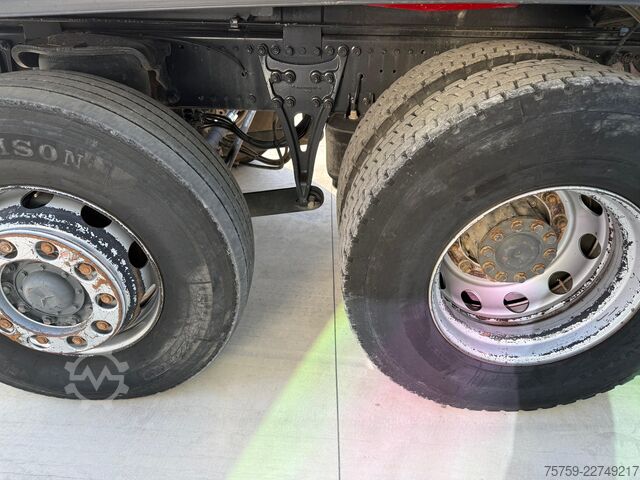 Grúa montada en camión Mercedes-Benz Atego 2533 Kipper + Kran Bonfiglioli 6x2