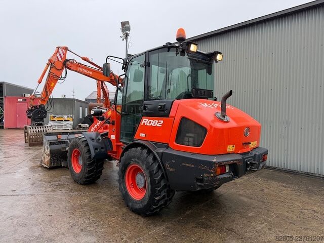  Kubota R 082