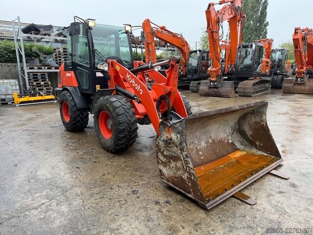  Kubota R 082