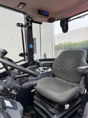  Kubota R 082