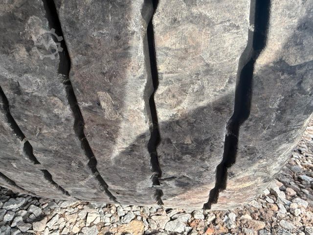 Naczepa otwarta z plandeką KRONE SDP 27 Schiebeplanenauflieger