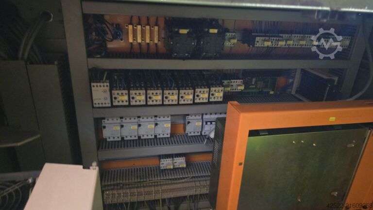 Fresadora y taladradora universal MIKRON WF 31 D