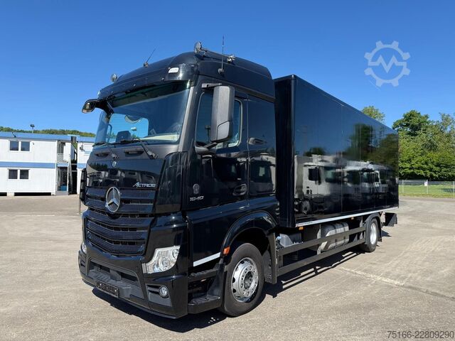 Box truck MERCEDES-BENZ ACTROS 1840 L Koffer 7,30 m LBW 1,5 T + 2.Liegen