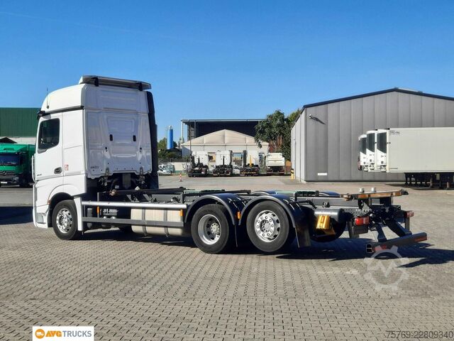 Шасси грузовика MERCEDES-BENZ 2545 L ACTROS L BigSpace Öl-Retarder 2 x 630 L