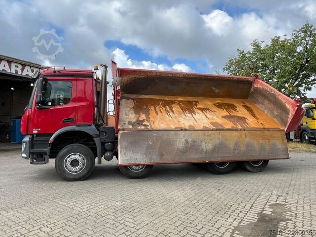 Camião basculante MERCEDES-BENZ Arocs 4143 8x4 4-Achs Kipper Meiller Bordmatik