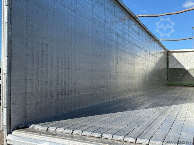 Kõndiva põrandaga poolhaagis SCHWARZMÜLLER J-Serie, 92m³, 10mm Boden, SAF, Luft-Lift, Funk