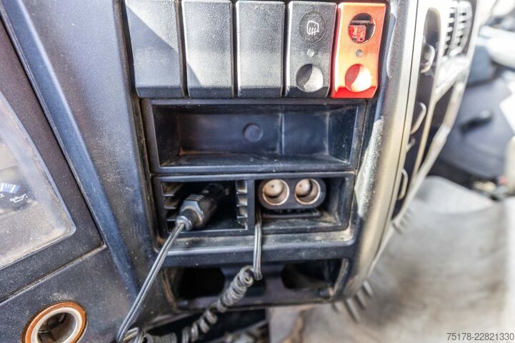 Kallur koos kraanaga RENAULT KERAX 270 DCI - PK 9501