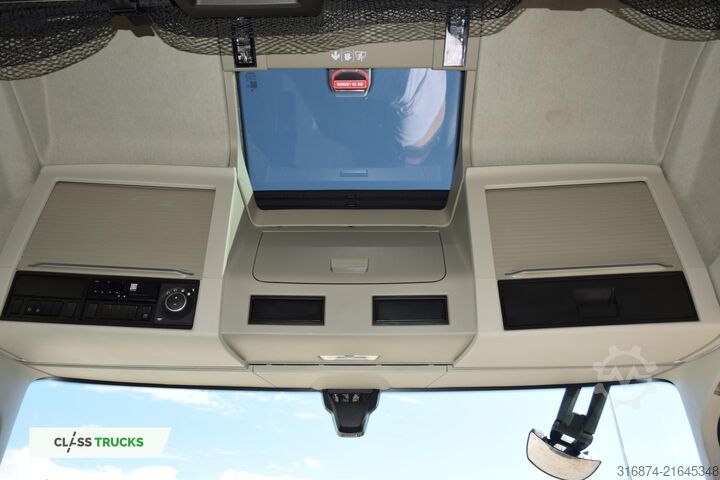 Standard SZM VOLVO FH 500 Globetrotter XL Mega